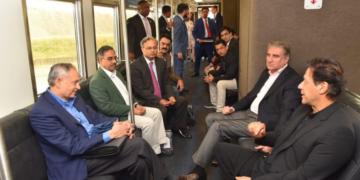 Massive embarrassment for Pakistan, no US officials came to receive Imran Khan