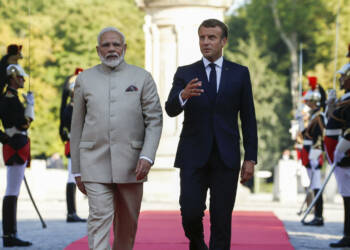 Modi macron