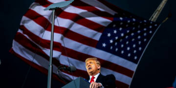 Donald Trump is coming to Alaska to handle an ‘indisciplined’ Murkowski.