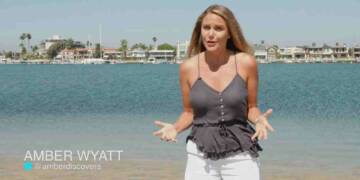 Amber Wyatt at the sea beach