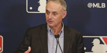 Rob Manfred salary chart