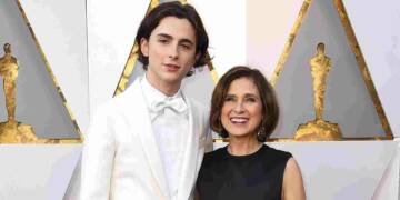 Nicole_Flender_with_her_son