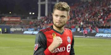 Eriq Zavaleta playing in the soccer field