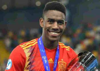 junior firpo with trophy