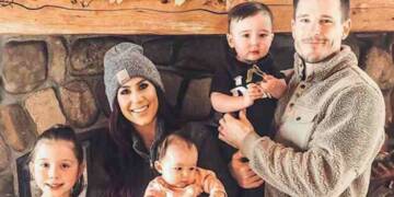 Layne Ettie Deboer with parents