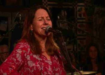 Marika Gerrard performing a song