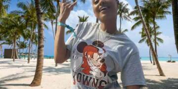 Brittney Elena at sea beach