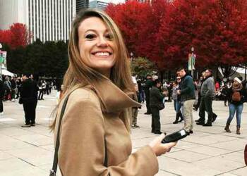 Kelly Keegs doing shopping in a mall