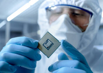 Japan swirls and hits China with a heavy semiconductor club