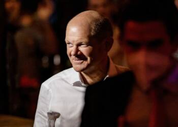 Geopolitical genius Olaf Scholz now asks Russia’s best friends to help EU fight Russia