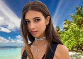 Elisha Herbert at sea beach