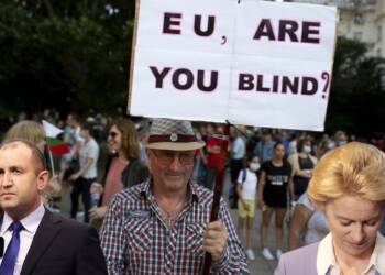 Bulgarians rise against their government as Putin turns their gas taps off