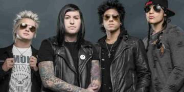 Robert Ortiz with his team