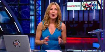 Sophia_Jurksztowicz_hosting_a_show