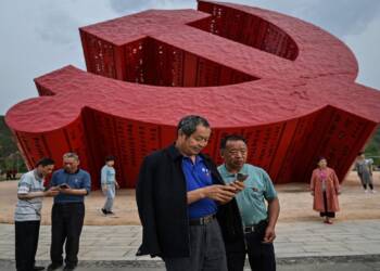 Chinese social media platforms embarrass CCP supporters by revealing their location