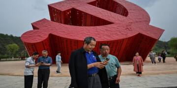 Chinese social media platforms embarrass CCP supporters by revealing their location