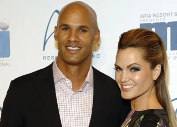 Katina Taylor with her husband jason taylor in an award show