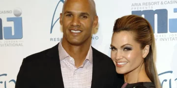 Katina Taylor with her husband jason taylor in an award show
