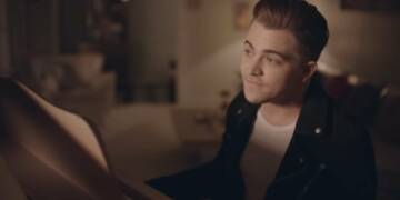 Hunter Hays YouTube Video Thumbnail