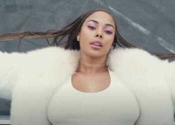 Tabria Majors dancing