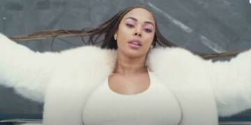 Tabria Majors dancing