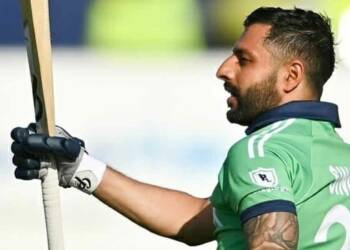 Simi Singh celebrating his fifty