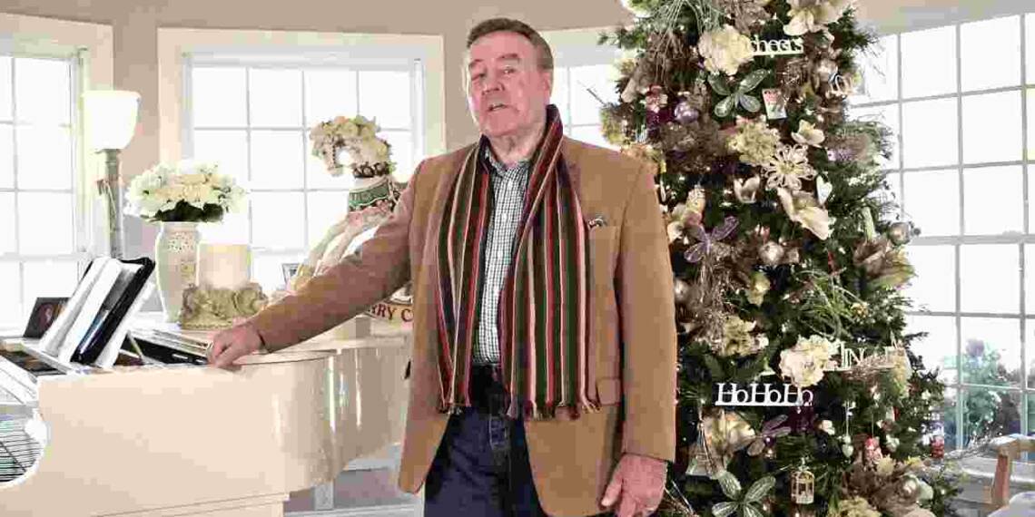 Daniel Truhitte playing piano