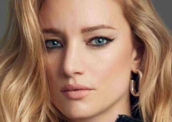 Laurence Leboeuf eyes closeup