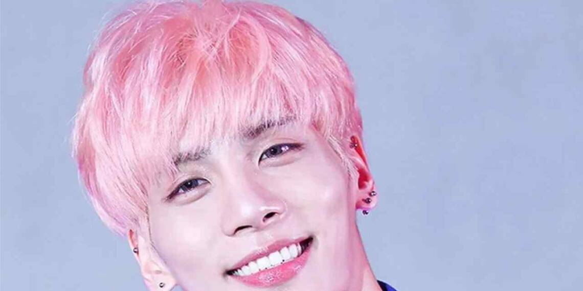 Kim Jong Hyun smiling