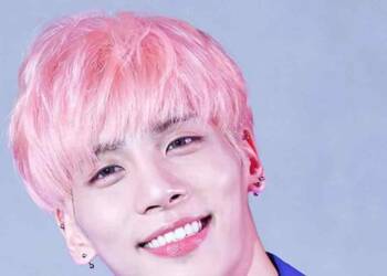 Kim Jong Hyun smiling