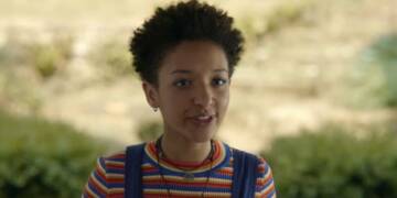 Patricia Allison in a movie scene