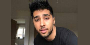 chaneil kular selfie in black t shirt