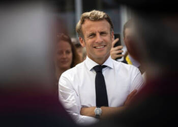 Emmanuel Macron dug a huge pit, looked at it admiringly, then jumped into it