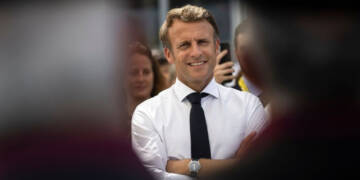 Emmanuel Macron dug a huge pit, looked at it admiringly, then jumped into it