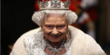 Queen Elizabeth 2 evil smile