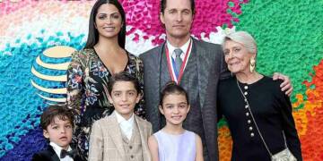 Camila Alves with her family