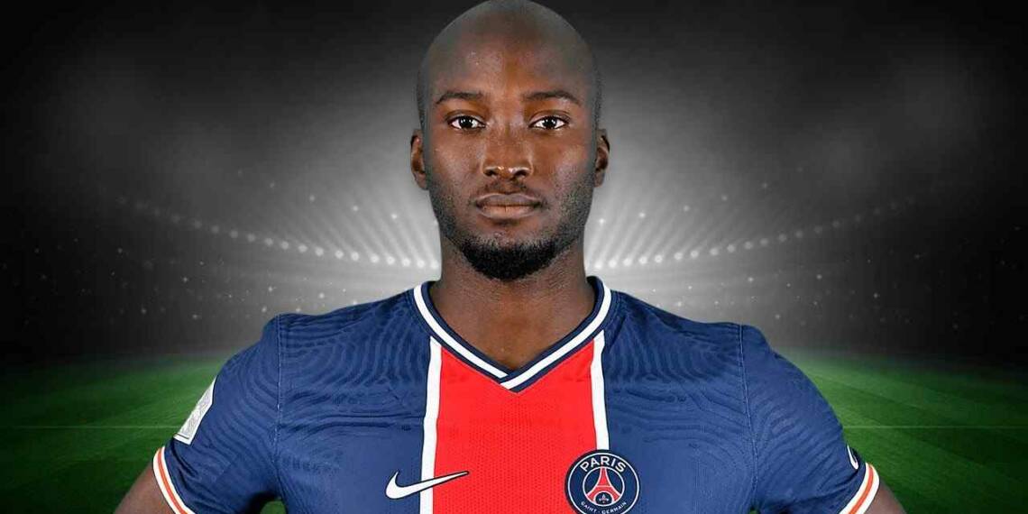 Danilo Pereira playing football