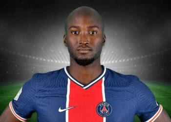 Danilo Pereira playing football