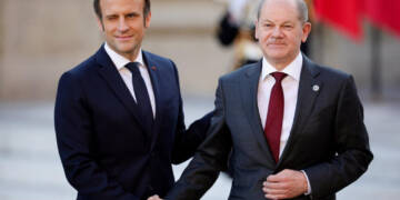 Macron forces Olaf Scholz into ending his dalliance with Erdogan and supporting Greece