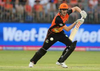 Ashton Turner playing shot