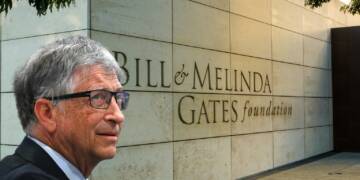Bill and Melina Gates foundation descends upon Africa to loot with a humanitarian agenda