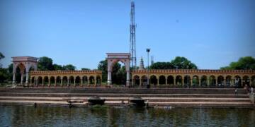 Alandi Gaon Temple River