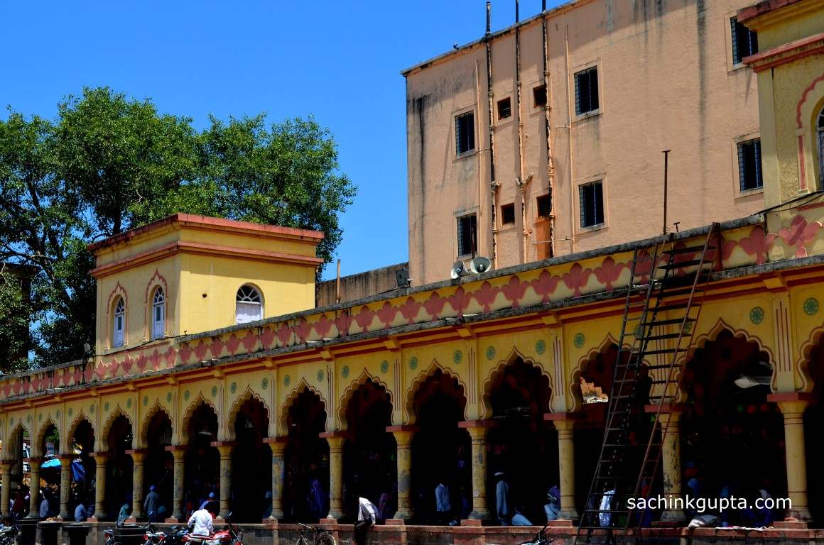 Alandi Gaon Temple campus