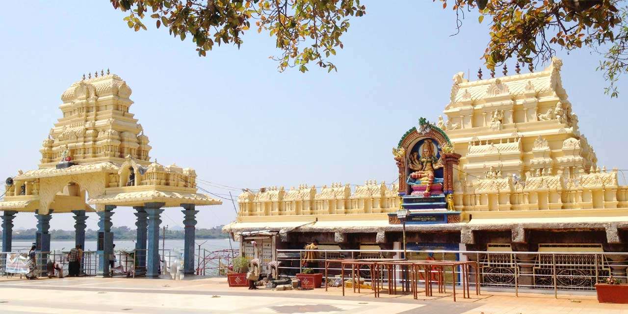 Bhadrakali Temple Warangal entrance 