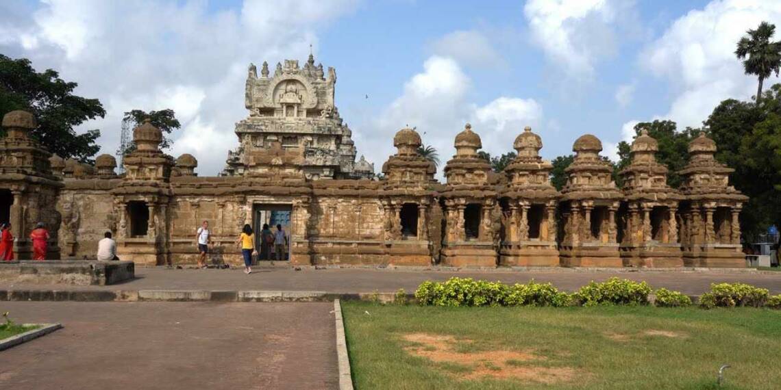 Kanchi Kailasanathar Temple garden