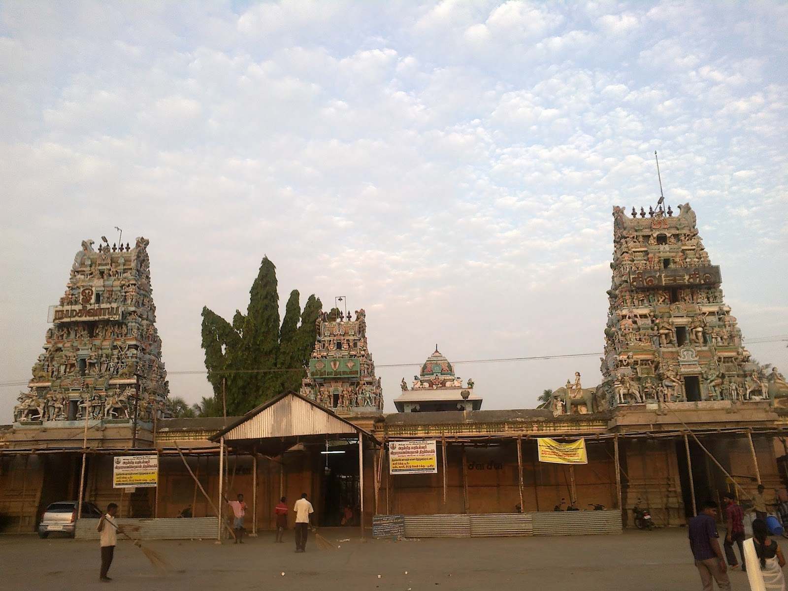 Kodumudi Temple Trimurthi tower 