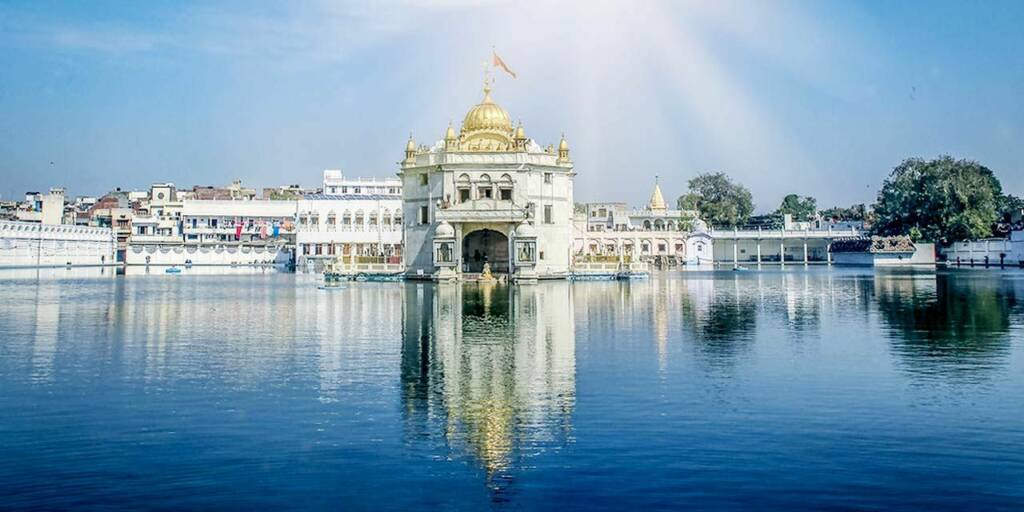 Durgiana Mandir Amritsar pond