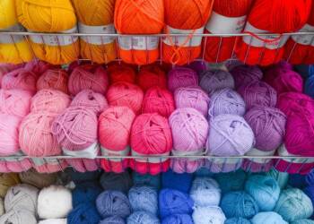 Explain the process of making yarn from fibre