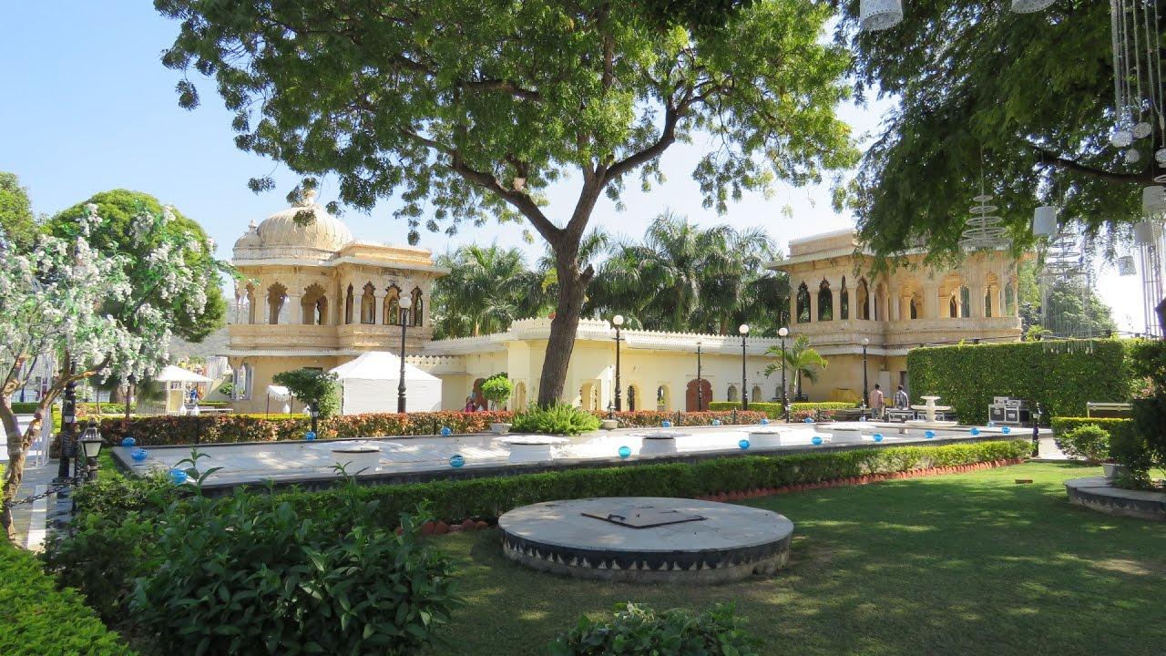 Jag Mandir Palace park