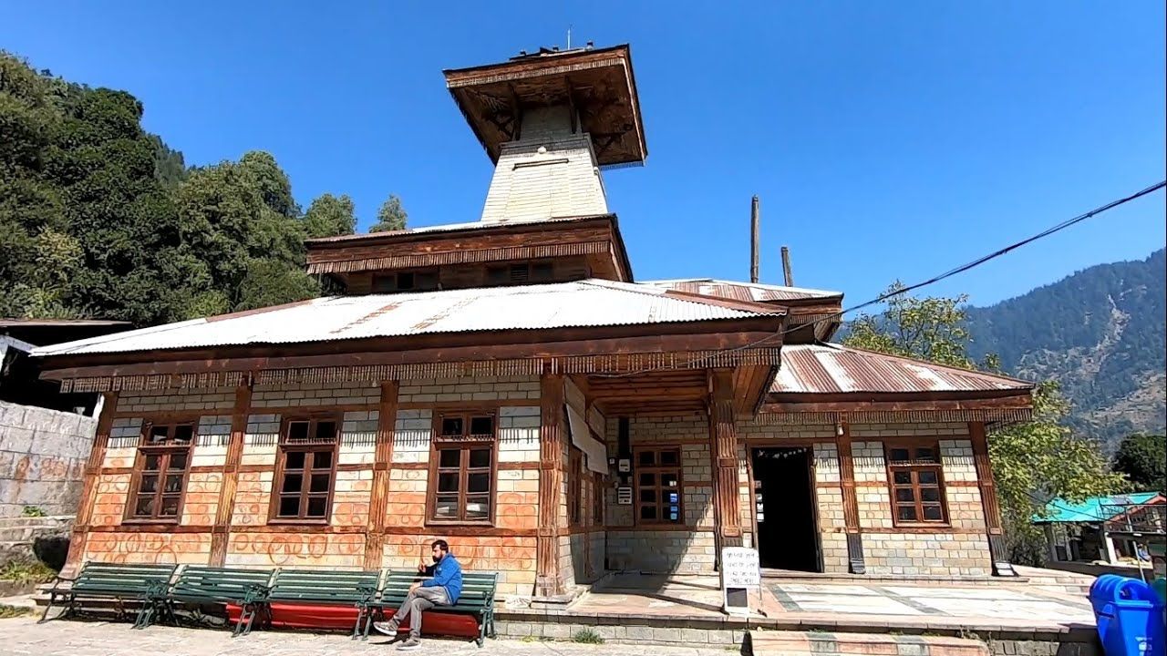 Manav Mandir Old Manali complex